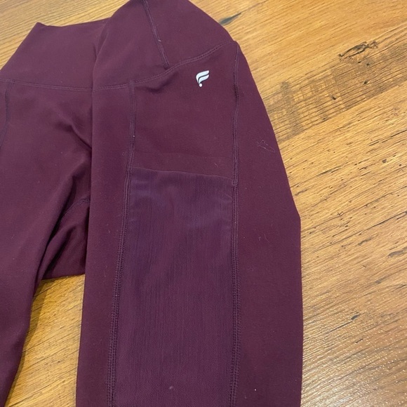 Fabletics Leggings With Pockets Cropped - Picture 3 of 9